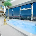 Sky Tower Z Jakuzzi Przy Oknie By Bqqk Appartement Wrocław