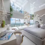 Sky Tower Z Jakuzzi Przy Oknie By Bqqk Appartement