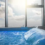 Appartement Sky Tower Z Jakuzzi Przy Oknie By Bqqk *