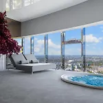 Sky Tower Z Jakuzzi Przy Oknie By Bqqk Appartement *