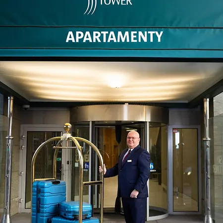 Sky Tower Z Jakuzzi Przy Oknie Apartmán