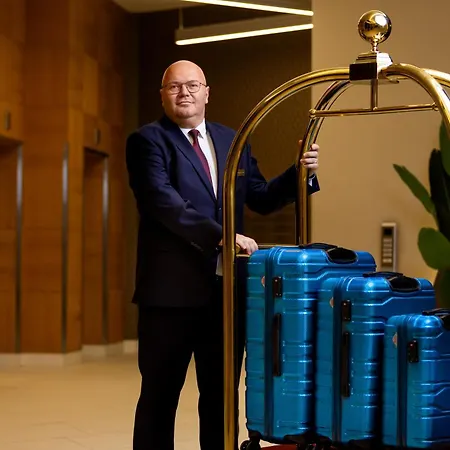 Sky Tower Z Jakuzzi Przy Oknie By Bqqk * ヴロツワフ