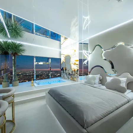 شقة Sky Tower Z Jakuzzi Przy Oknie By Bqqk فروتسواف