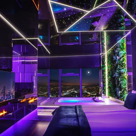 Sky Tower Z Jakuzzi Przy Oknie *