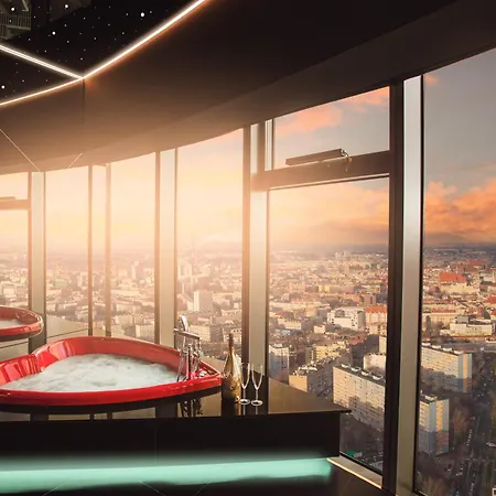 Sky Tower Z Jakuzzi Przy Oknie * Vratislav