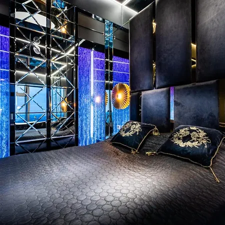 Sky Tower Z Jakuzzi Przy Oknie