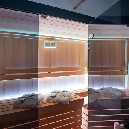 Apartmán Sky Tower Z Jakuzzi Przy Oknie Vratislav