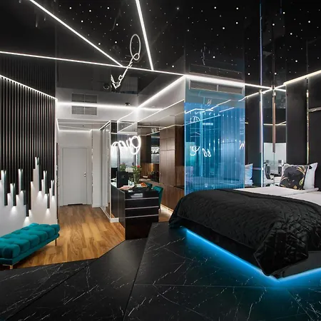 Sky Tower Z Jakuzzi Przy Oknie Apartmán Vratislav