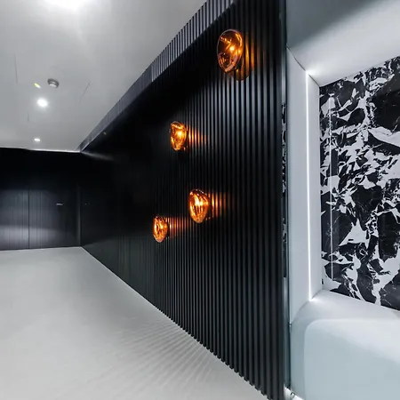 Lägenhet Sky Tower Z Jakuzzi Przy Oknie
