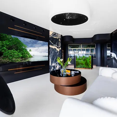 Sky Tower Z Jakuzzi Przy Oknie Wrocław