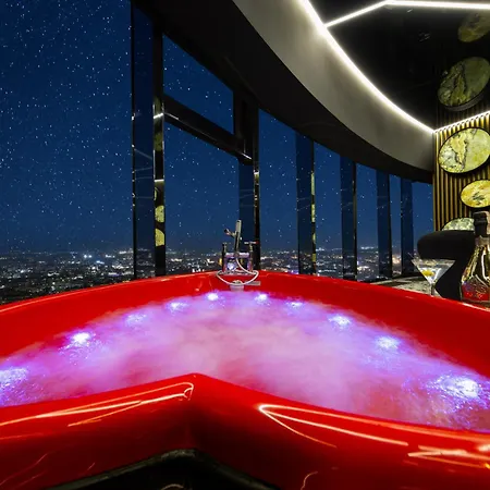 Appartement Sky Tower Z Jakuzzi Przy Oknie By Bqqk