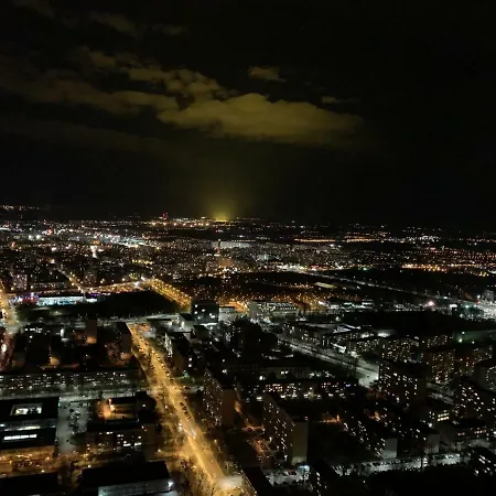 Apartmán Sky Tower Z Jakuzzi Przy Oknie Vratislav