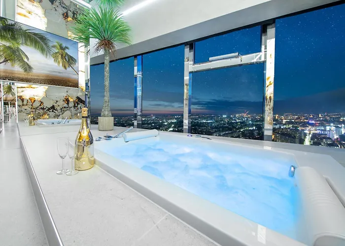 Apartamenty Sky Tower Z Jakuzzi Przy Oknie By Bqqk Apartment Breslau