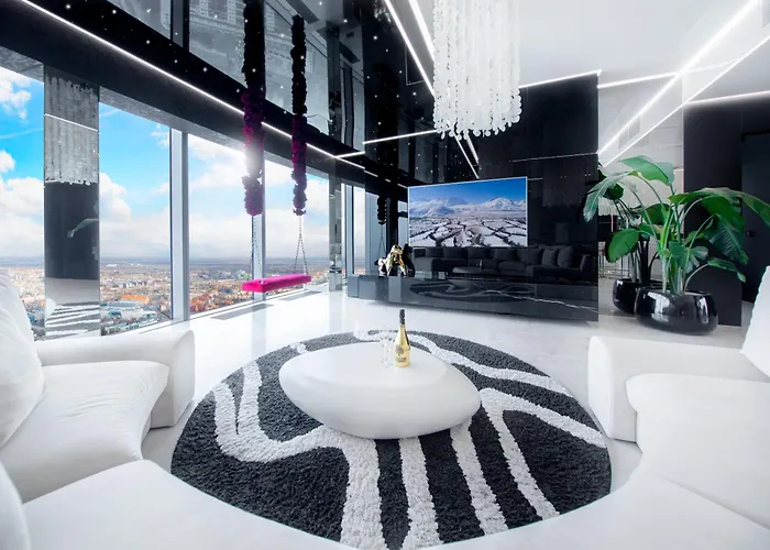 Apartamenty Sky Tower Z Jakuzzi Przy Oknie By Bqqk Breslau