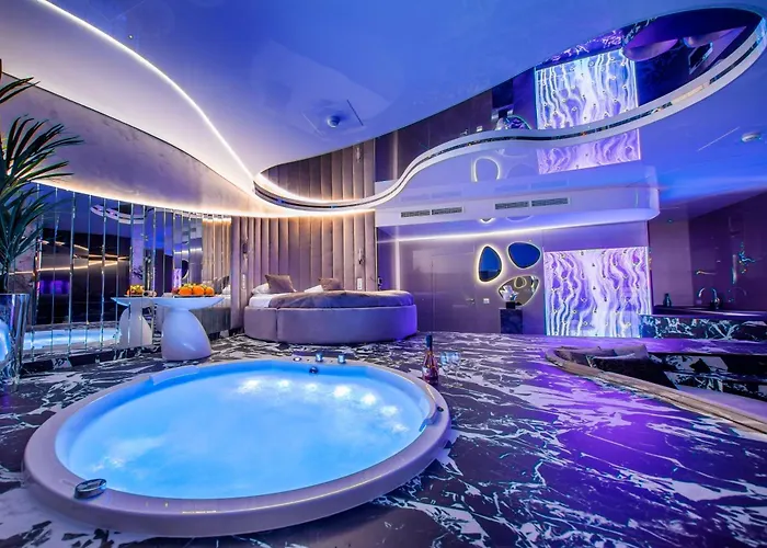 Apartamenty Sky Tower Z Jakuzzi Przy Oknie By Bqqk Apartment Breslau