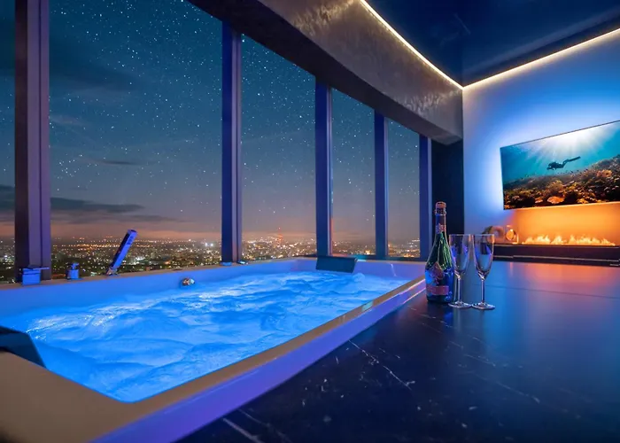 Apartamenty Sky Tower Z Jakuzzi Przy Oknie By Bqqk Apartment Breslau