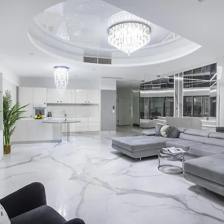 Apartament Sky Tower Z Wanna Przy Oknie *