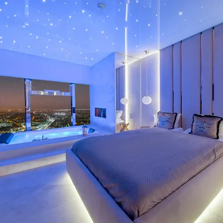 Apartament Sky Tower Z Wanna Przy Oknie