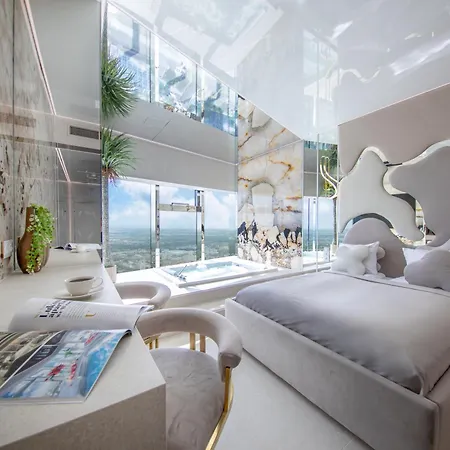 Sky Tower Z Jakuzzi Przy Oknie By Bqqk Apartmán