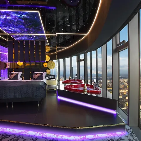 Apartament Sky Tower Z Wanna Przy Oknie