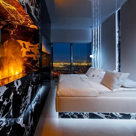 Sky Tower Z Jakuzzi Przy Oknie ורוצלב