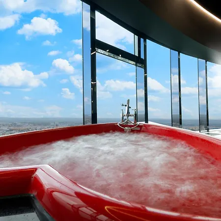 Sky Tower Z Jakuzzi Przy Oknie By Bqqk Apartmán *