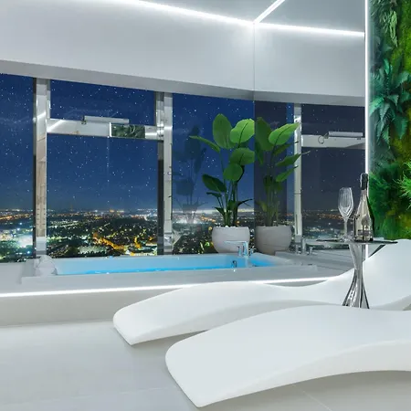 Appartamento Sky Tower Z Jakuzzi Przy Oknie By Bqqk *