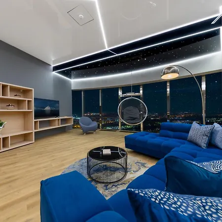 Sky Tower Z Jakuzzi Przy Oknie By Bqqk Апартаменты *