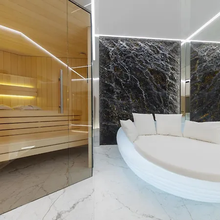 Sky Tower Z Jakuzzi Przy Oknie By Bqqk 브로츠와프