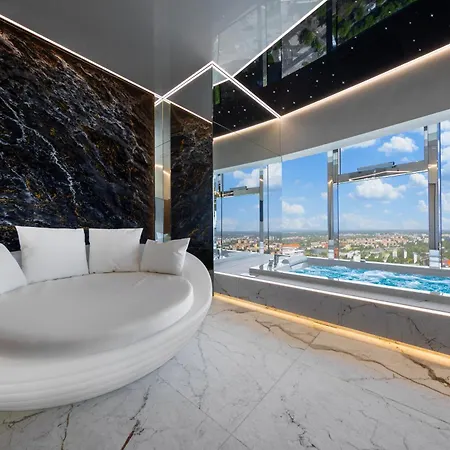 Sky Tower Z Jakuzzi Przy Oknie By Bqqk Вроцлав
