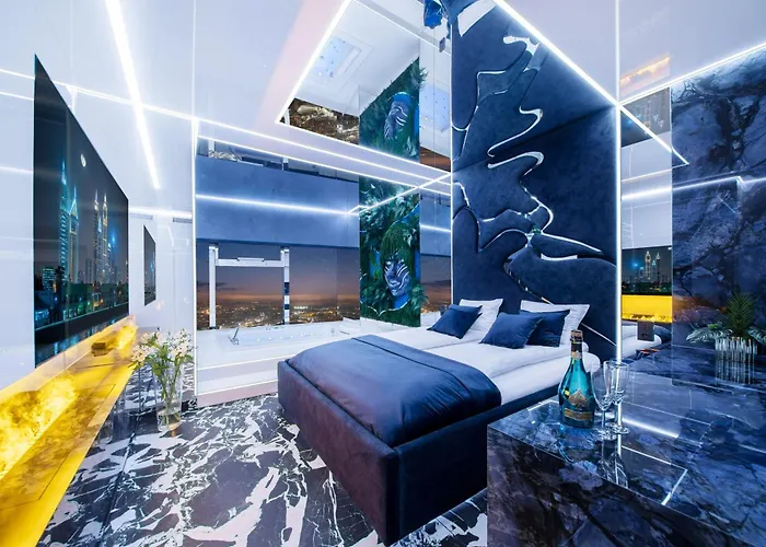 Sky Tower Z Jakuzzi Przy Oknie By Bqqk Breslavia