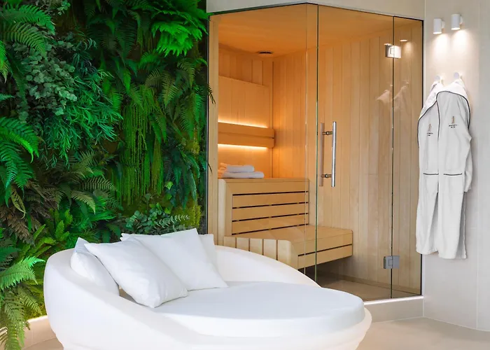 Sky Tower Z Jakuzzi Przy Oknie By Bqqk Вроцлав