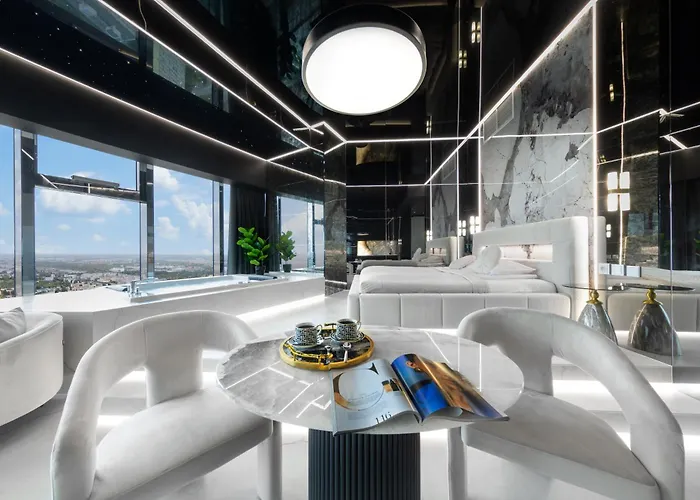 Sky Tower Z Jakuzzi Przy Oknie By Bqqk Breslavia