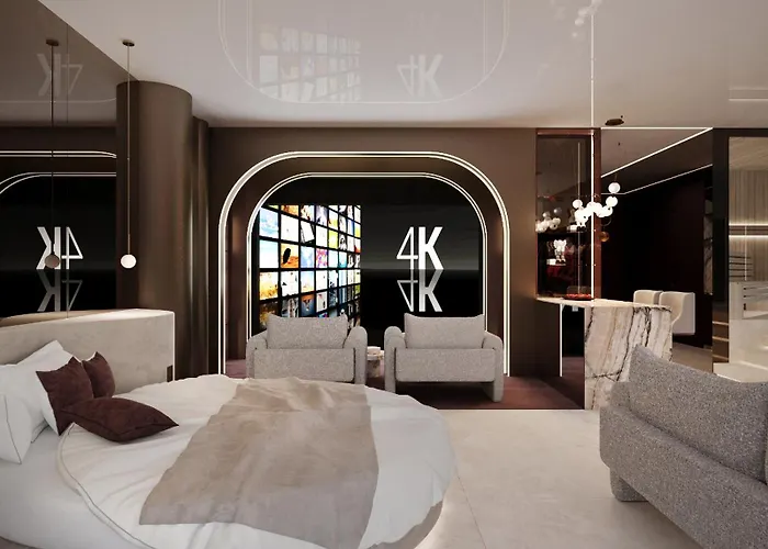 Sky Tower Z Jakuzzi Przy Oknie By Bqqk